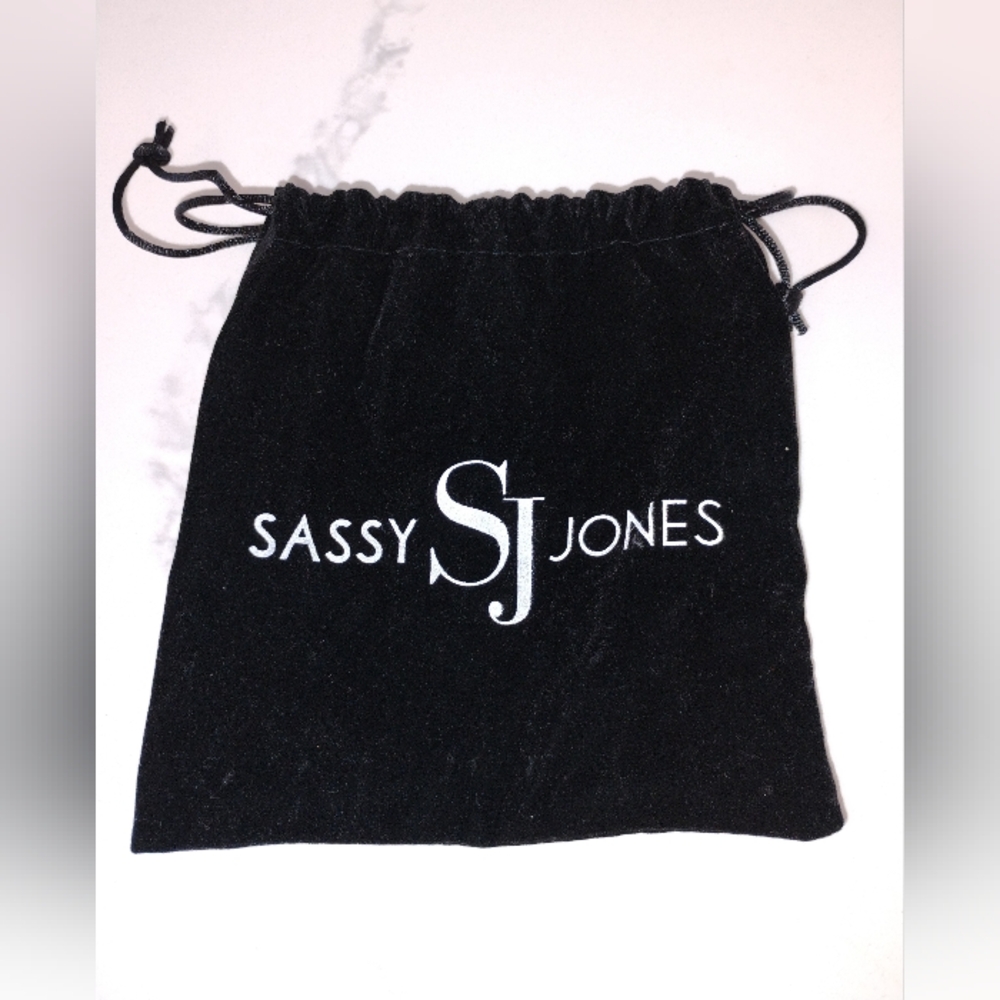NEW Sassy Jones Frosted Pink Dina Bracelet - Picture 6 of 6